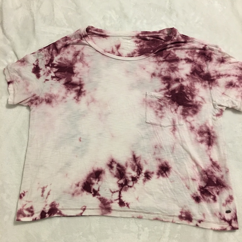 “Soft & sexy” tie-dye tee!! 🌎